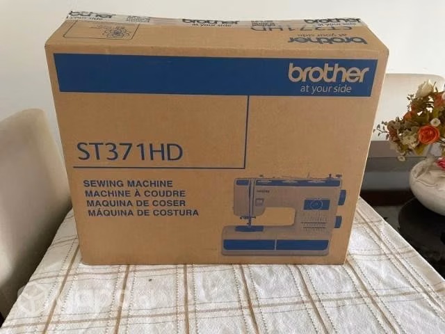 Máquina de Coser Brother ST371HD