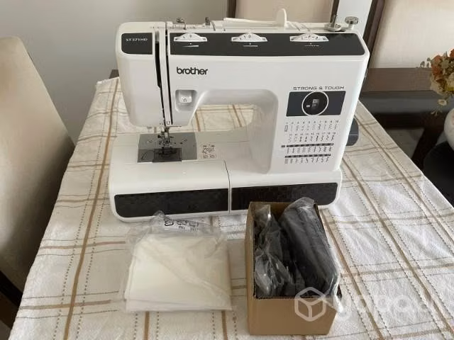 Máquina de Coser Brother ST371HD