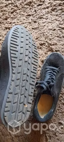 Zapatillas negras cuero nacional - Imagen 2