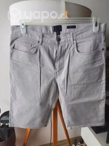 Pantalon corto
