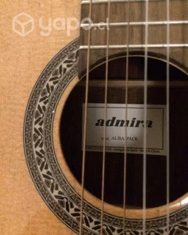Guitarra clásica Admira. Casi nueva Impecable