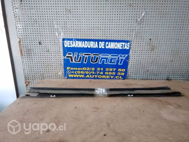 Moldura lame vidrio trasero izquierdo Nissan Qashq