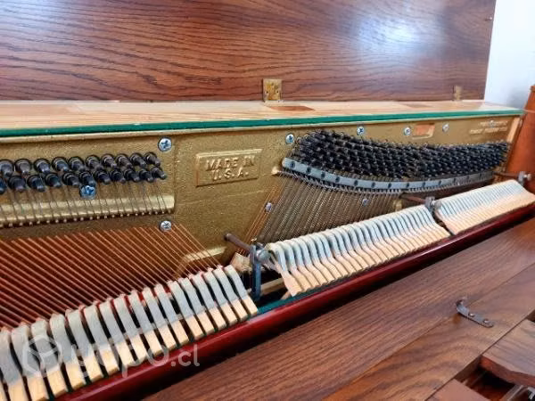 Piano vertical americano Kincaid