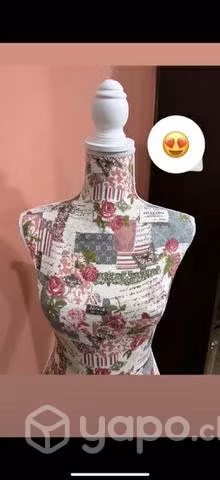 Maniquí con pedestal