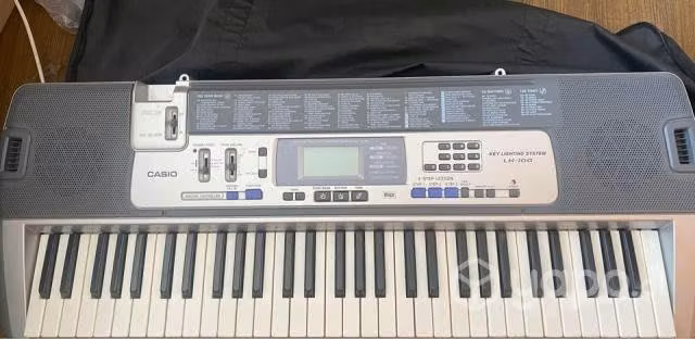 Teclado CASIO LK-100 - Imagen 2