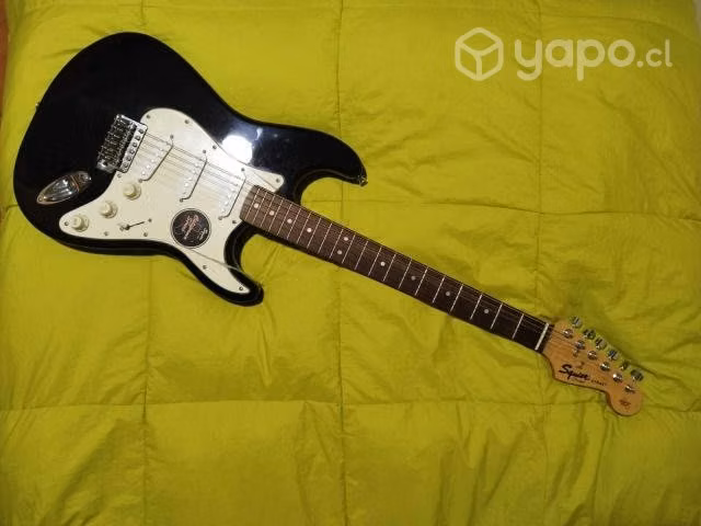 Guitarra Eléctrica Squire by Fender Strat