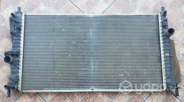 Radiador Mazda  detalle mínimo