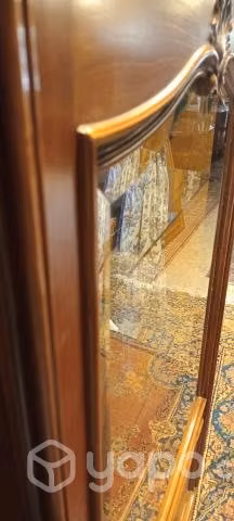 Elegante vitrina francesa