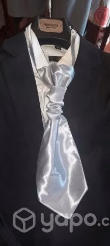 Vestido de novia, traje de novio, zapatos y acceso