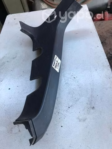 Moldura exterior pilar trasero izquierdo VW Saveir