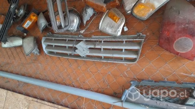 Mascara delantera original Suzuki apv 2012