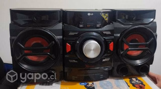 Equipo de música marca LG