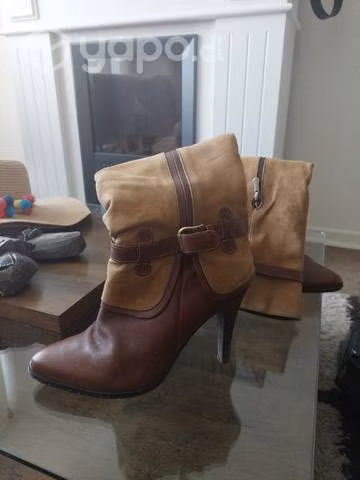 Zapatos y botas en excelente estado