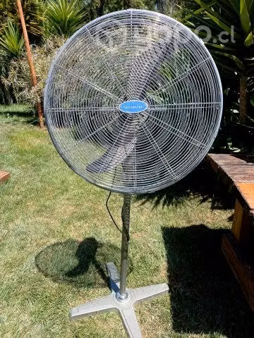 Ventilador con pedestal marca combi