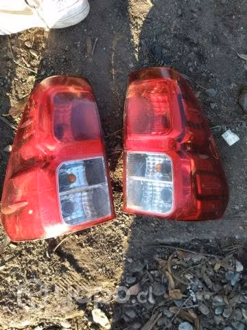 Stop traseros toyota hilux