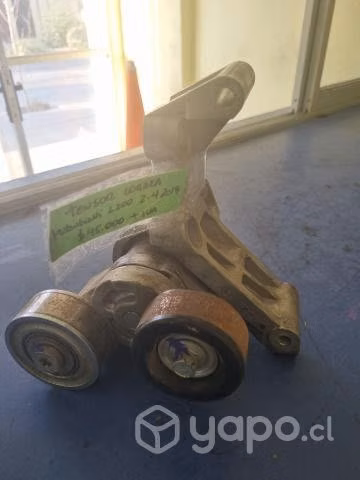 Tensor correa accesorios Mitsubishi L