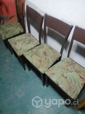 Mesa de pino + 4 sillas