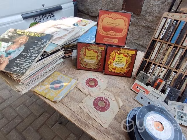 Discos vinilos y casete