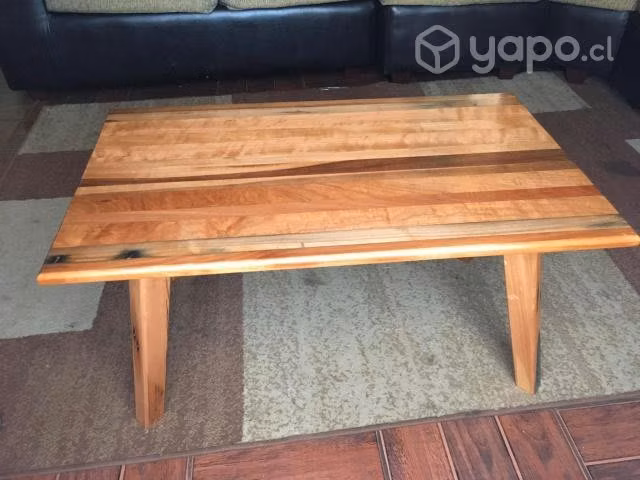 Mesa de centro vitrificada, madera nativa