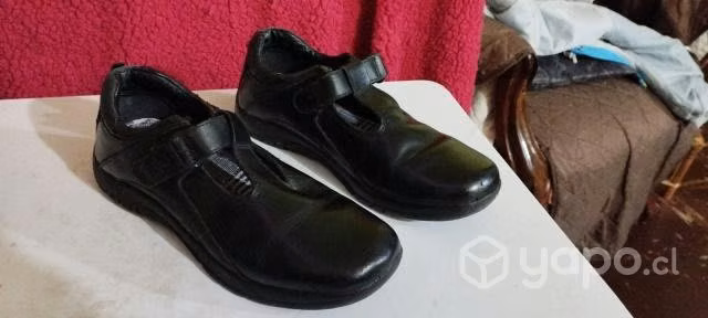 Jumper y Zapatos escolar