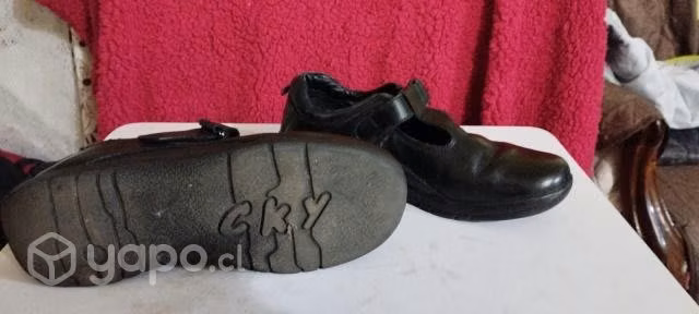 Jumper y Zapatos escolar