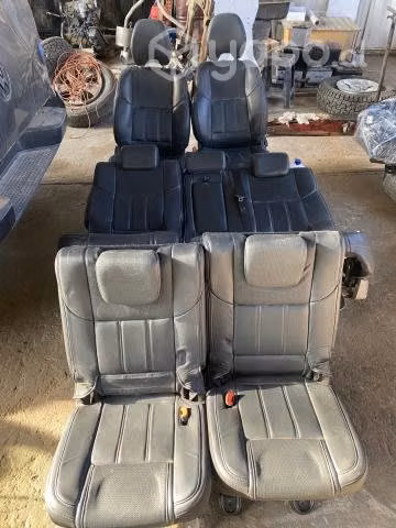 Juego asientos de cuero Mahindra XUV500 2015