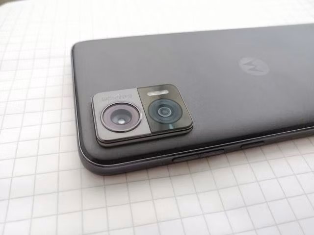 Celular alta gama Motorola edge 30 neo - Imagen 2