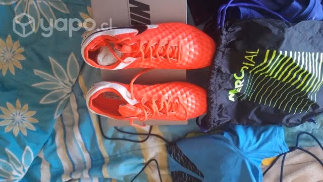 Zapatos de futbol profesional nike tiempo legend