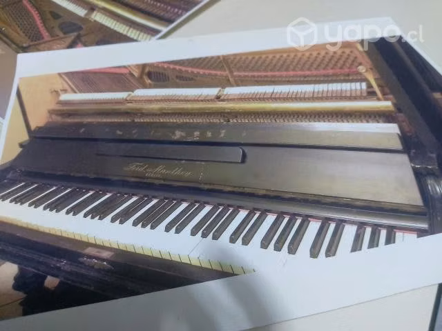 Piano Vertical Alemán "Ferd Manthey"