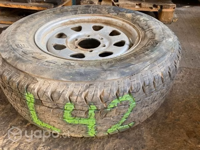Llanta aluminio con neumatico 255 70 R16 (L42) Ni