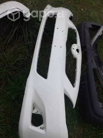Parachoque delantero original Toyota Corolla 2010