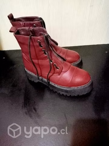 Botines burdeo