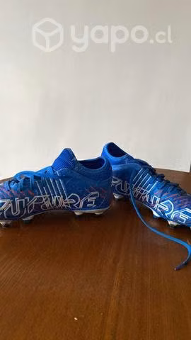 Zapatillas de fútbol marca puma casi nuevas