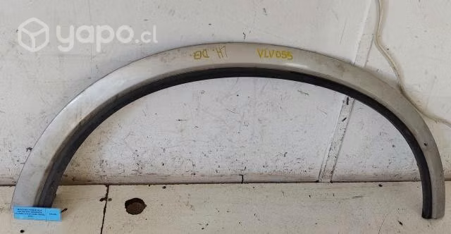Moldura Pasa Rueda Delantera Izquierda (VLV055) Vo