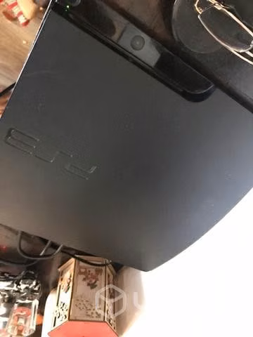 PS3 slim desbloqueada con 2 tiendas y 26 juegos