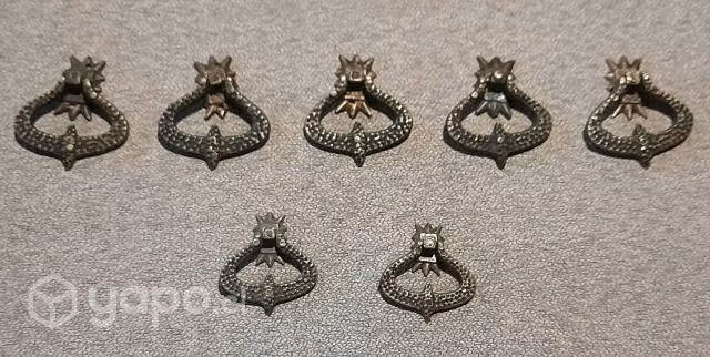 Set de 7 antiguos tiradoes de bronce cincelado