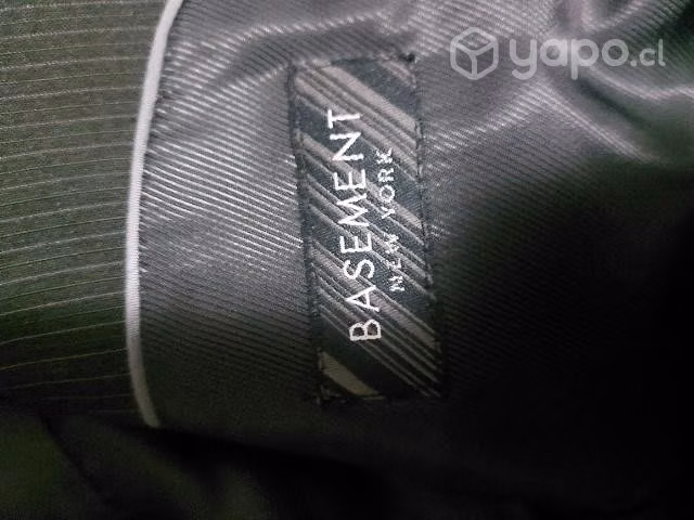 traje basement poco uso