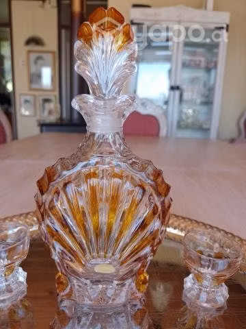 Preciosa licorera con 5 vasitos cristal Bohemia