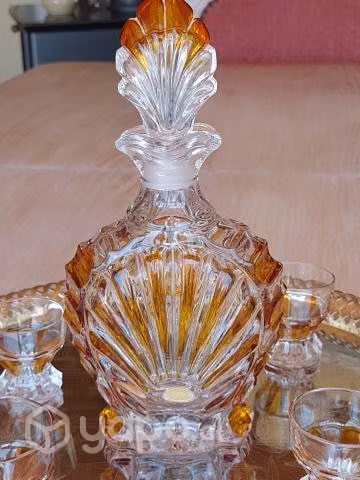 Preciosa licorera con 5 vasitos cristal Bohemia