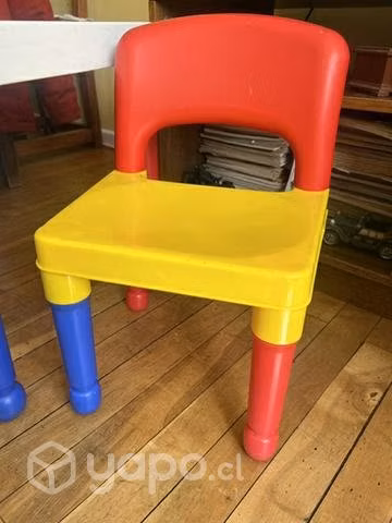 Mesa con 2 sillas