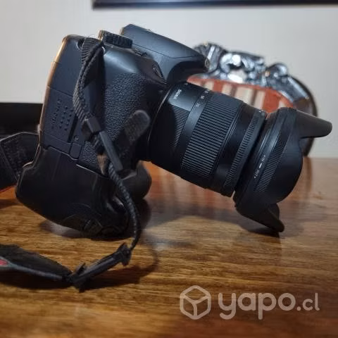 Camara CANON con lentes y flash