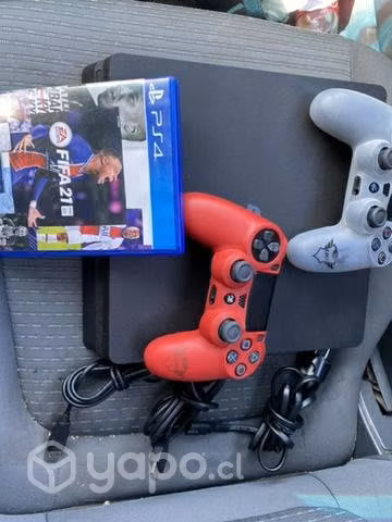 Play 4 con un mando