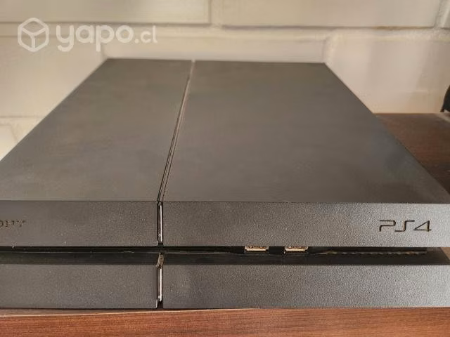 Ps4 + dos mandos + 7 juegos fisicos y 2 digitales