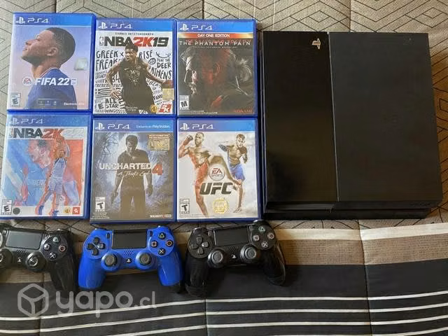 Playstation 4 (PS4) 500gb - 6 juegos y 3 controles