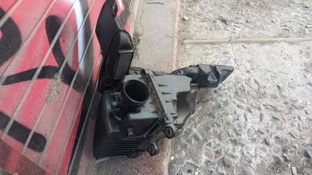 Portafiltro de aire Mazda  - Imagen 2