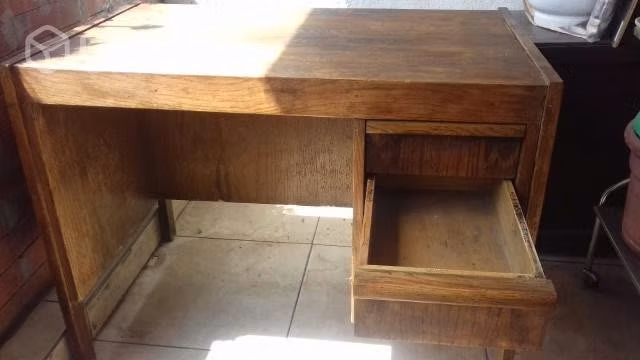 Escritorio antiguo 4 cajones buen estado
