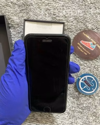 IPhone 8 Black oportunidad - Imagen 2