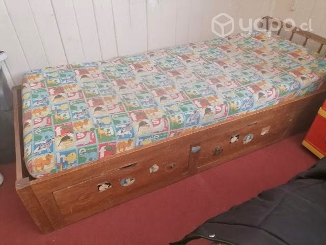 Cama con colchon y dos cajones