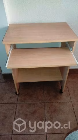 Escritorio computador con ruedas