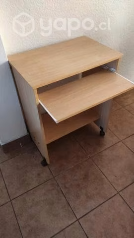 Escritorio computador con ruedas